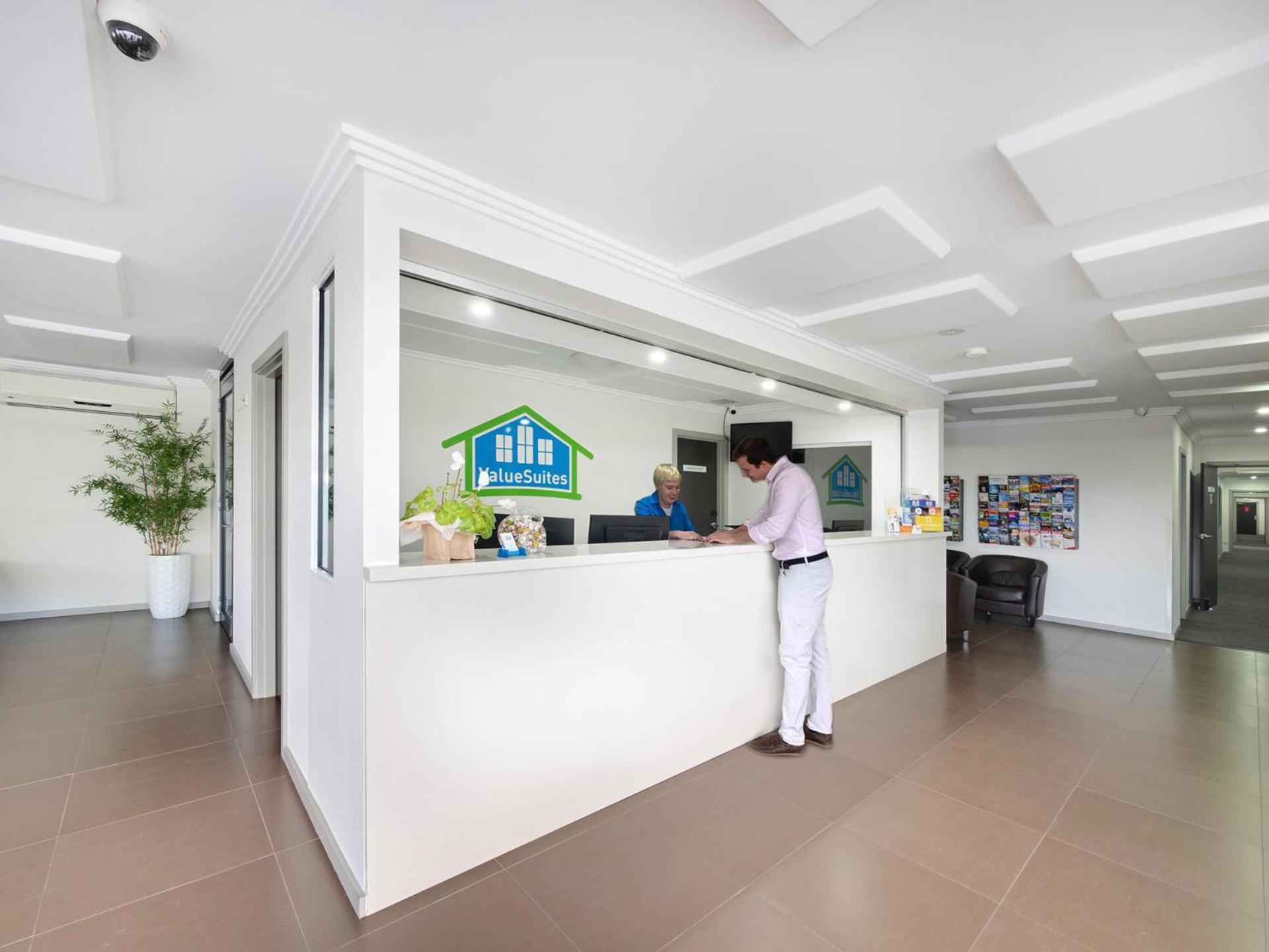 Value Suites Penrith Esterno foto