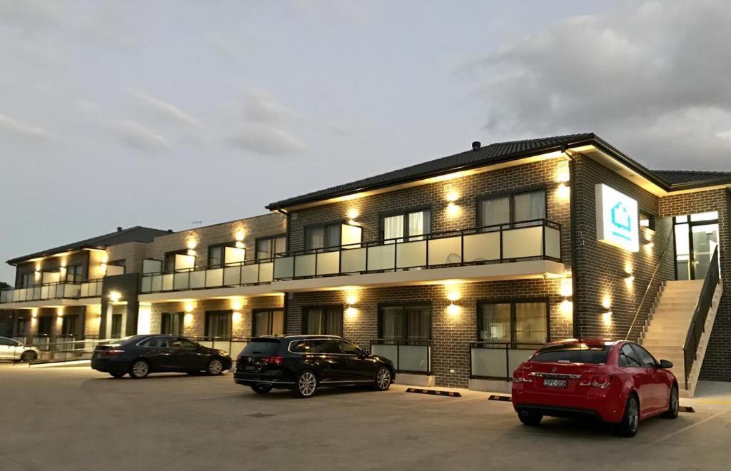 Value Suites Penrith Esterno foto