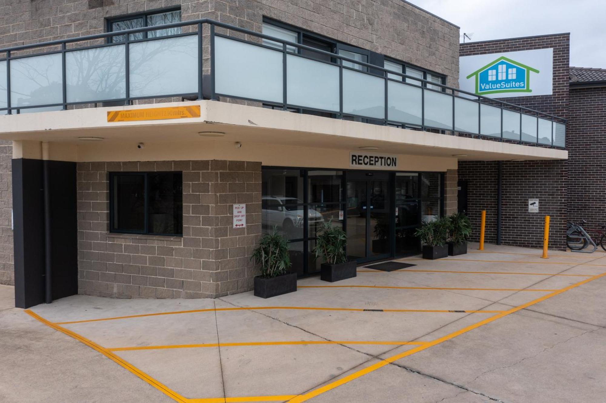 Value Suites Penrith Esterno foto