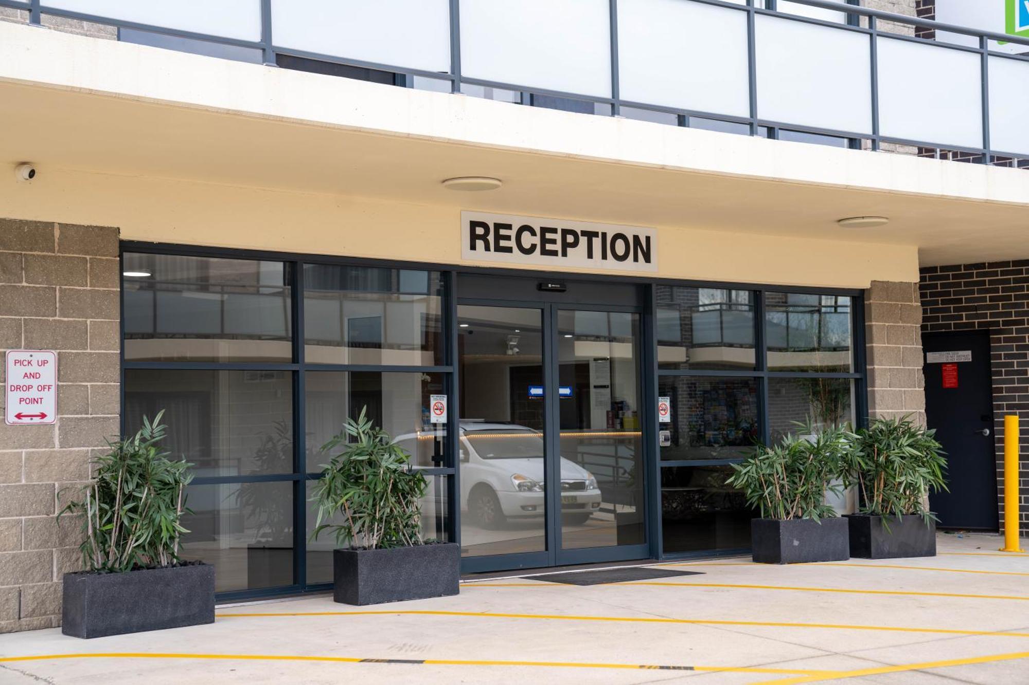 Value Suites Penrith Esterno foto