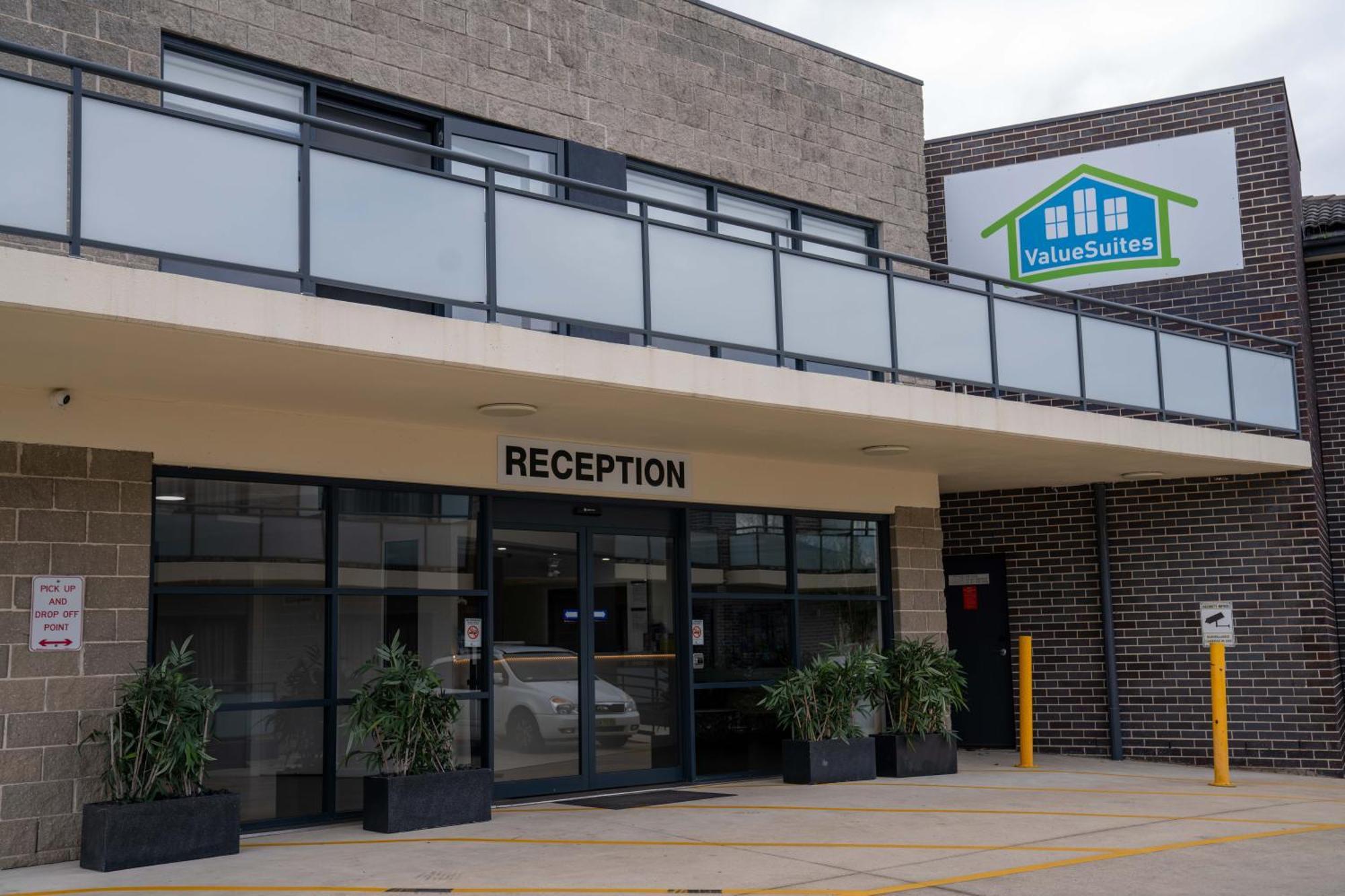 Value Suites Penrith Esterno foto