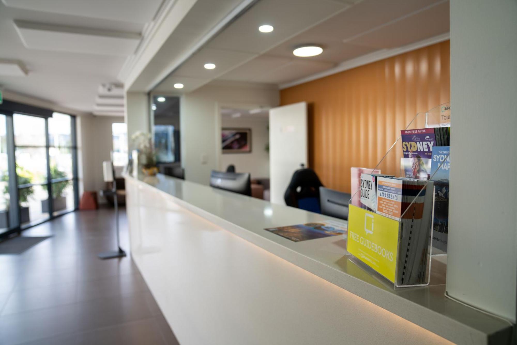 Value Suites Penrith Esterno foto
