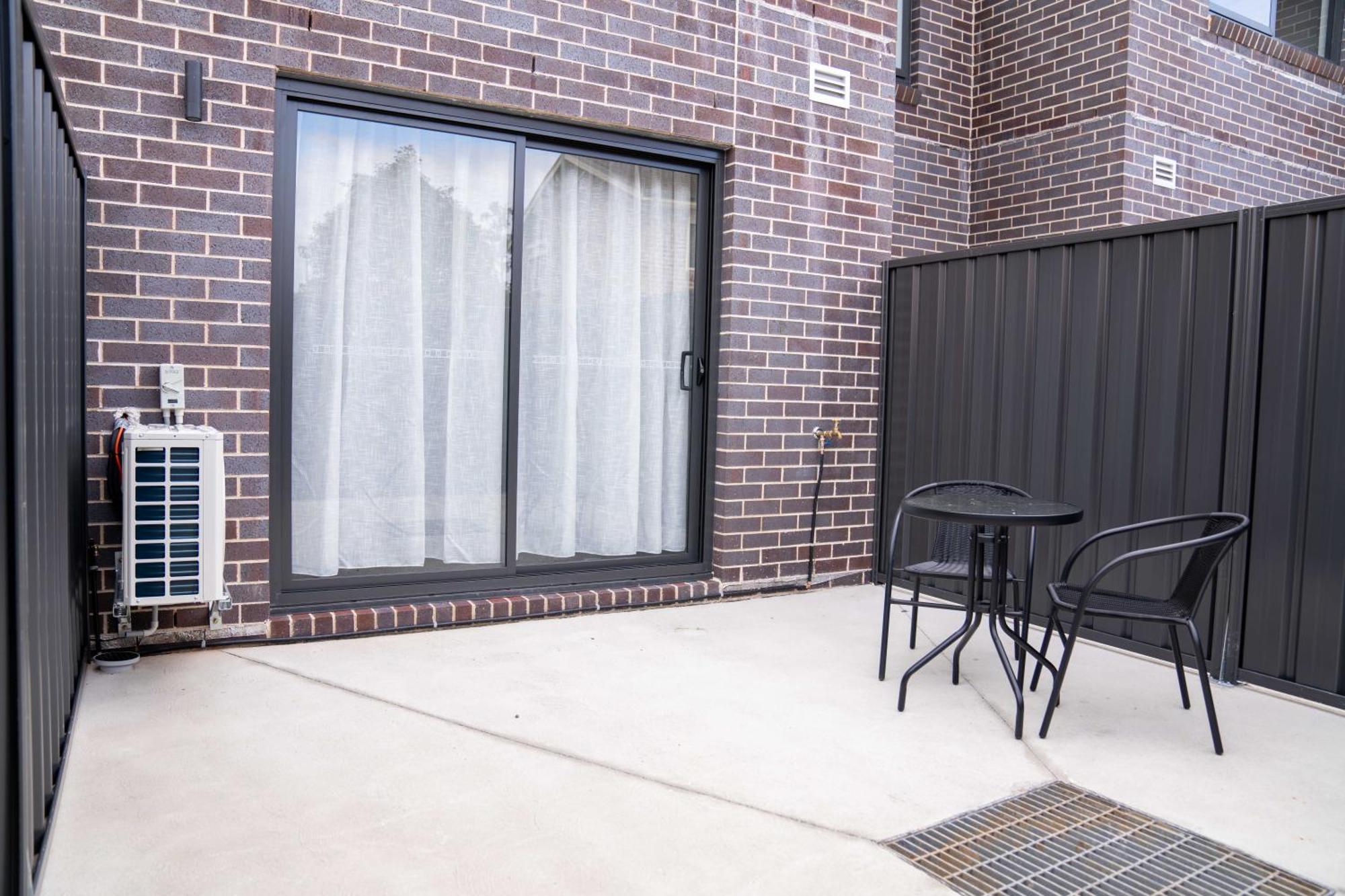Value Suites Penrith Esterno foto
