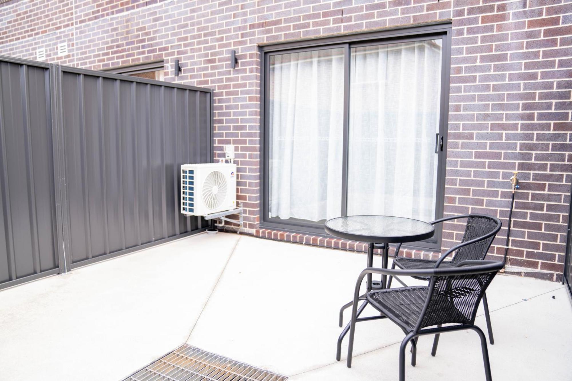 Value Suites Penrith Esterno foto