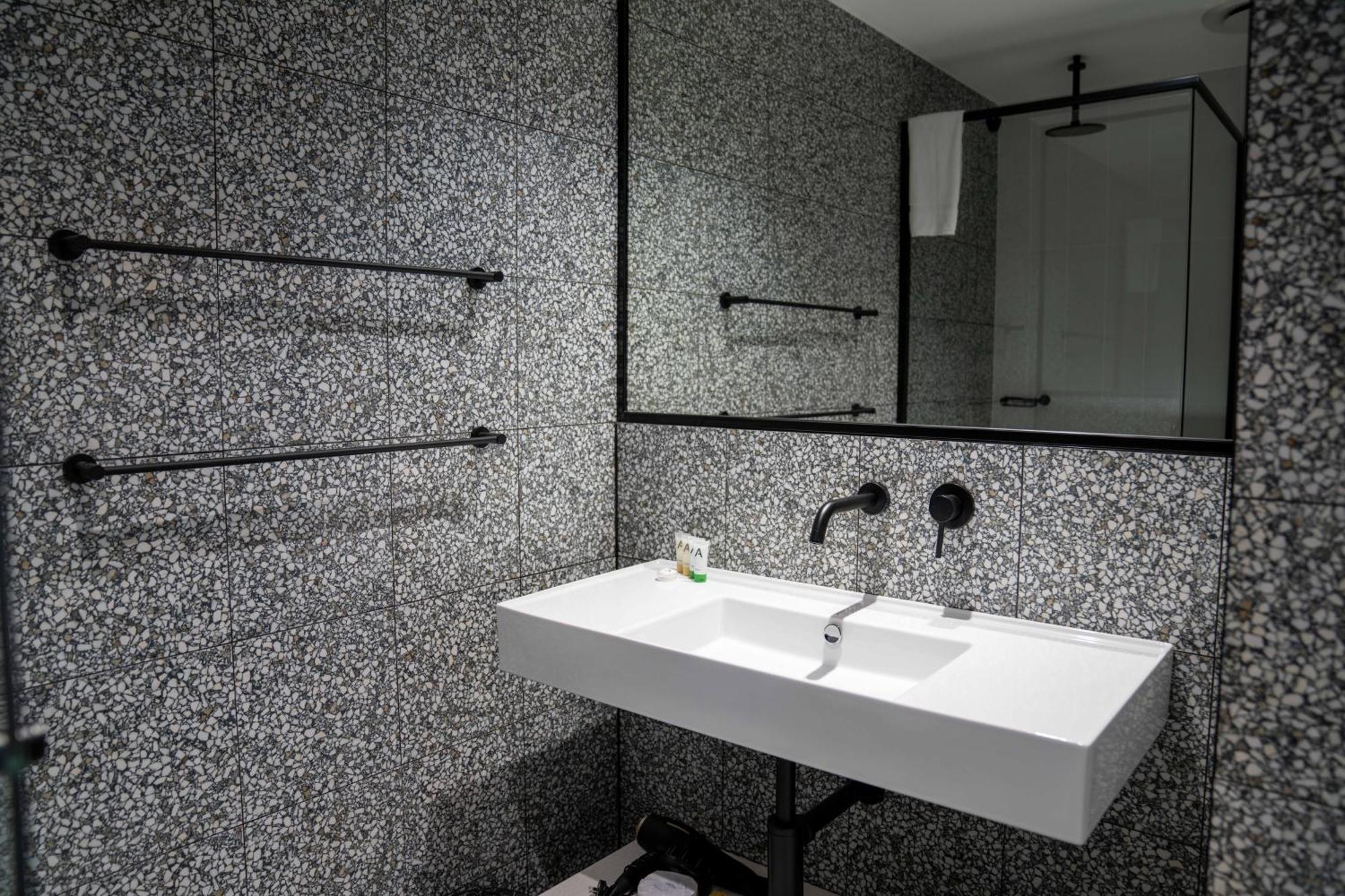 Value Suites Penrith Esterno foto