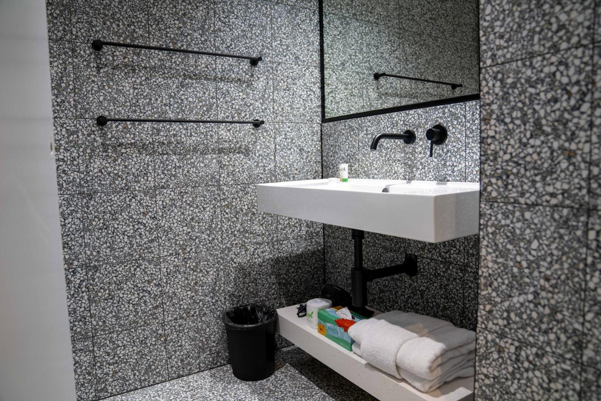 Value Suites Penrith Esterno foto