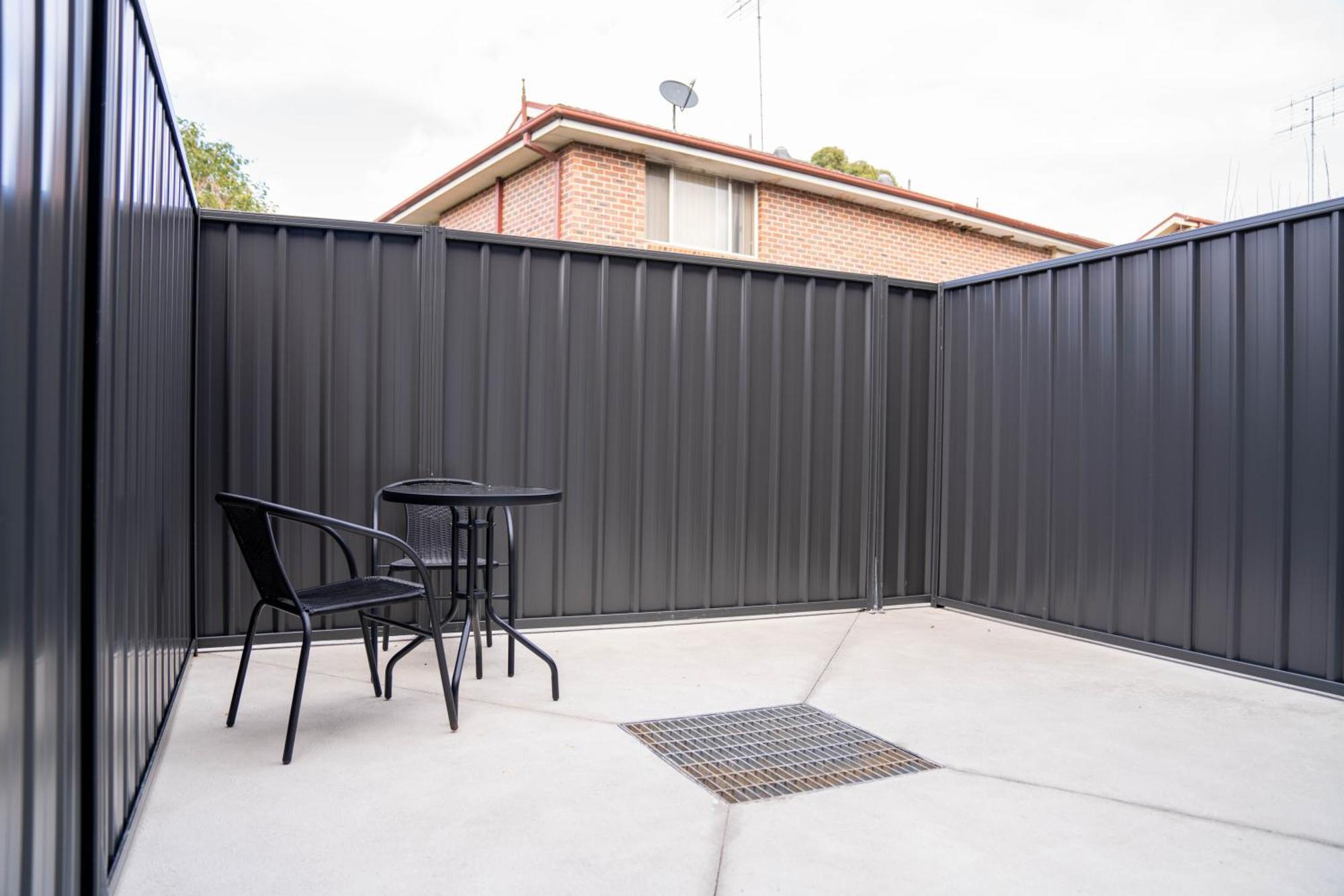 Value Suites Penrith Esterno foto