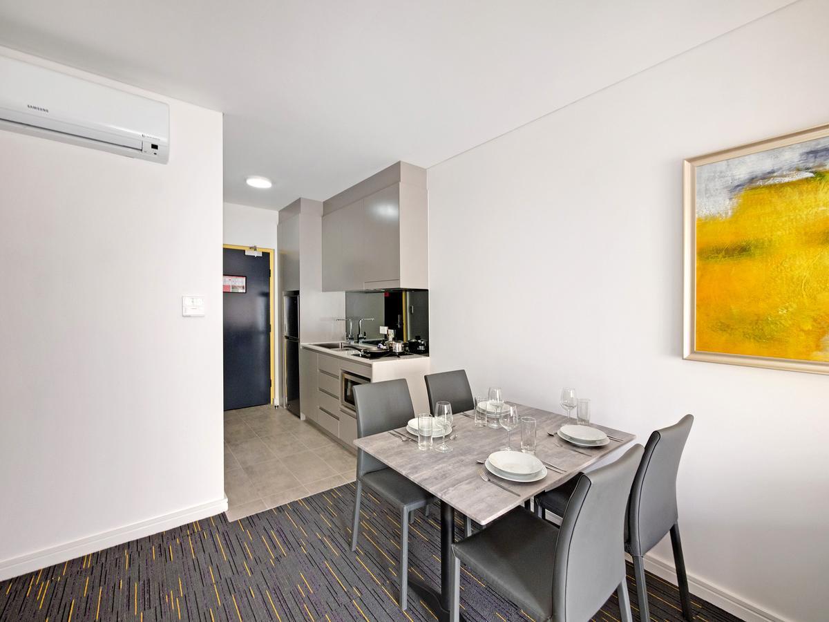 Value Suites Penrith Esterno foto