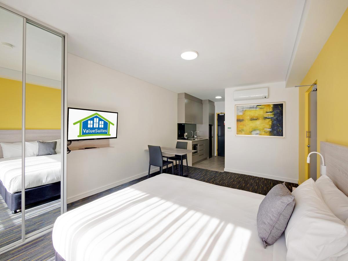 Value Suites Penrith Esterno foto
