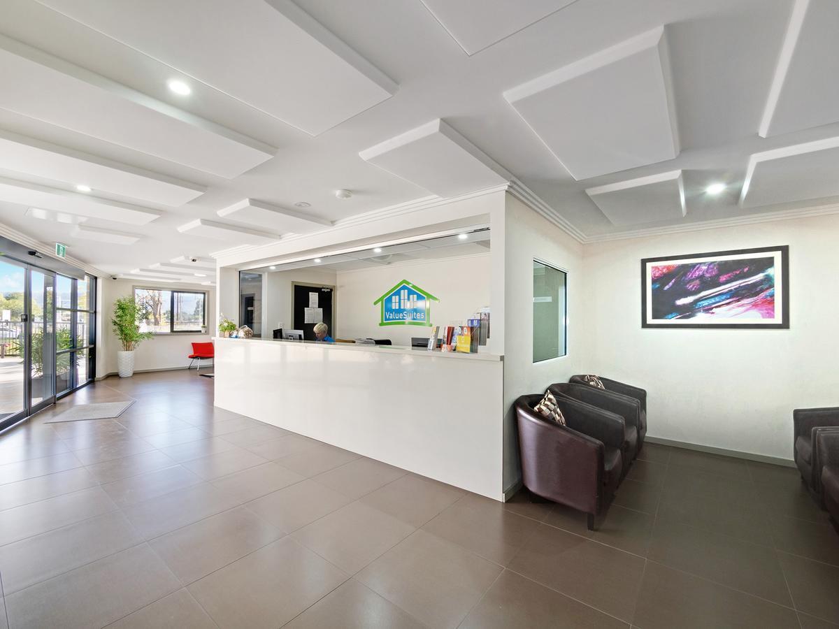 Value Suites Penrith Esterno foto