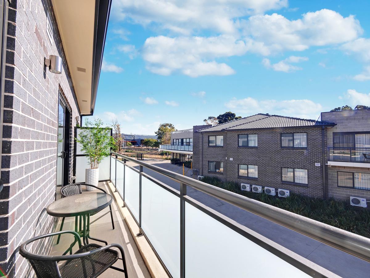 Value Suites Penrith Esterno foto