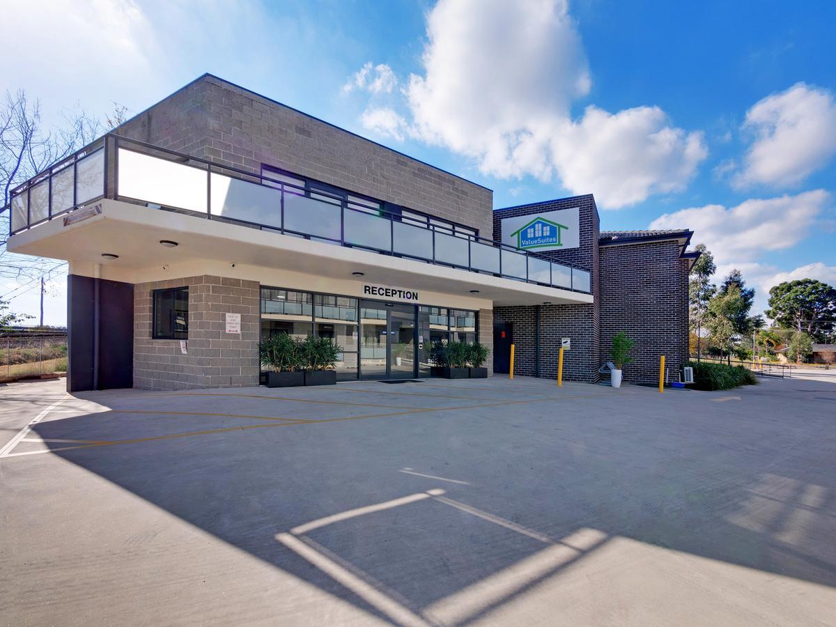 Value Suites Penrith Esterno foto
