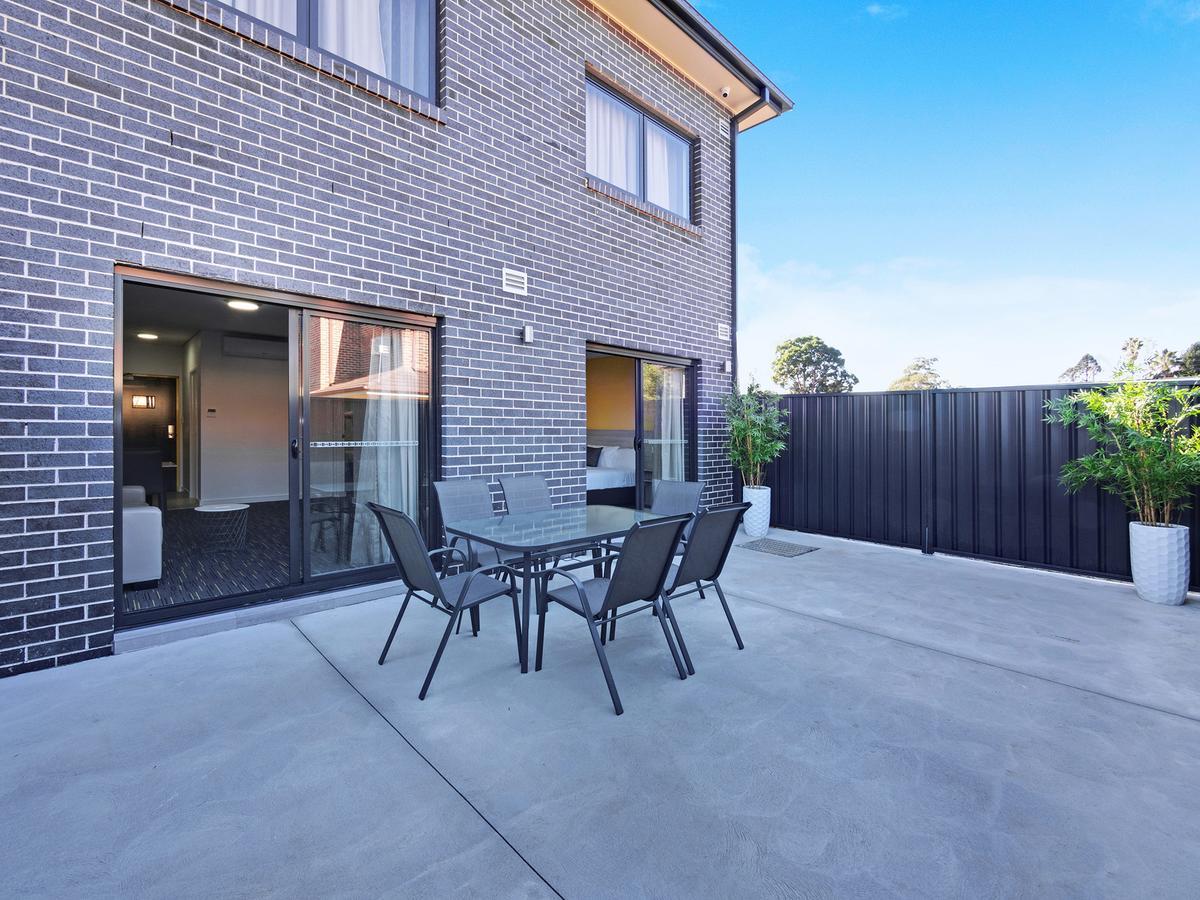 Value Suites Penrith Esterno foto