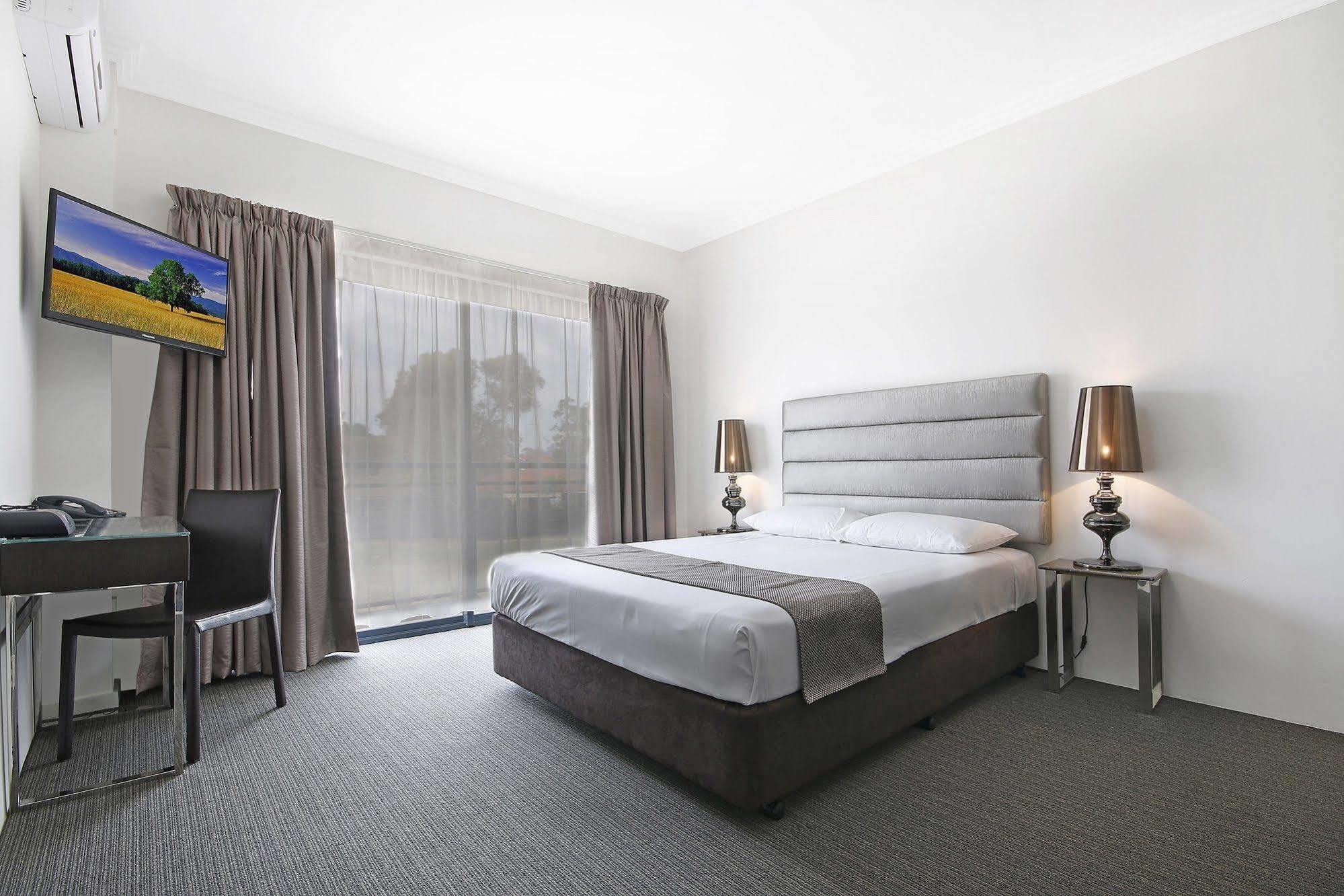Value Suites Penrith Esterno foto