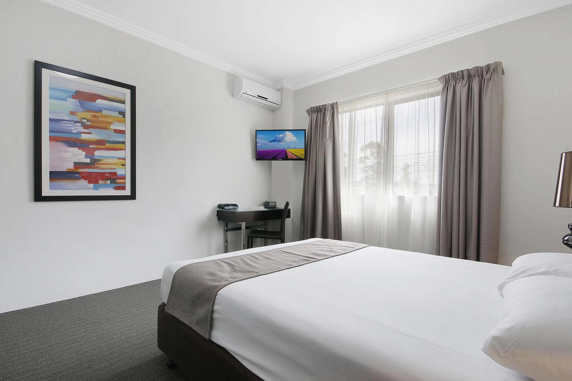 Value Suites Penrith Esterno foto