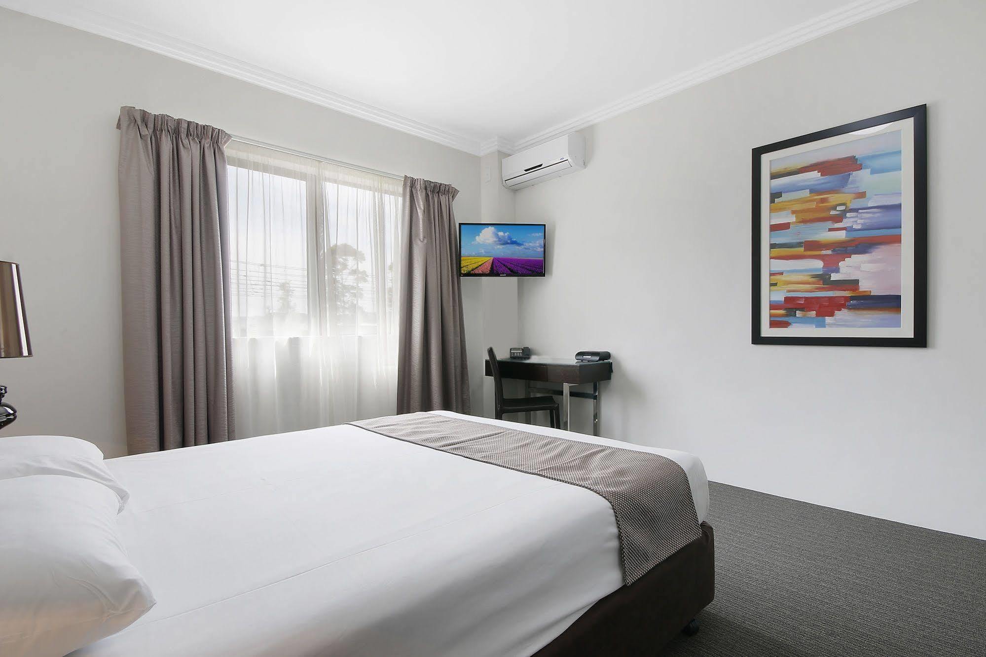 Value Suites Penrith Esterno foto
